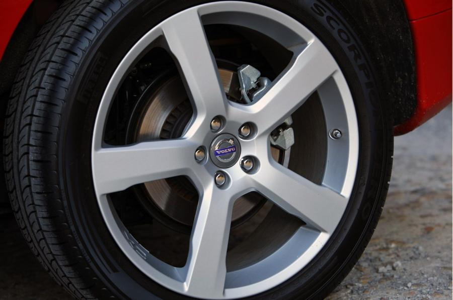  Volvo XC60 R-Design 2011 года  (фото 31 из 32)